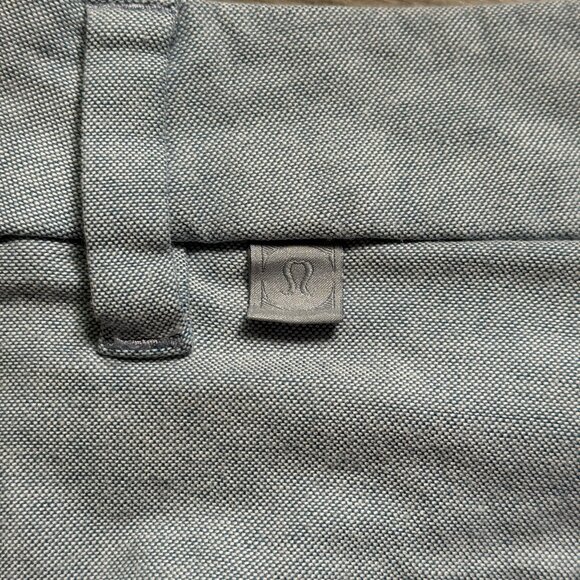 Lululemon Men's Commission Short Qwick Oxford 11" *Relaxed - Oasis Blue - Picture 3 of 6